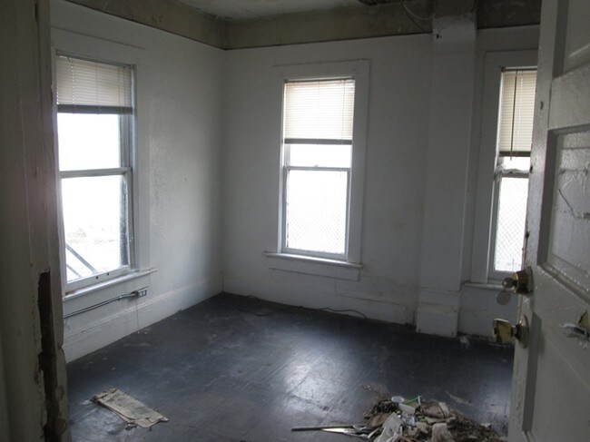 Interior Photo - Lyndhurst