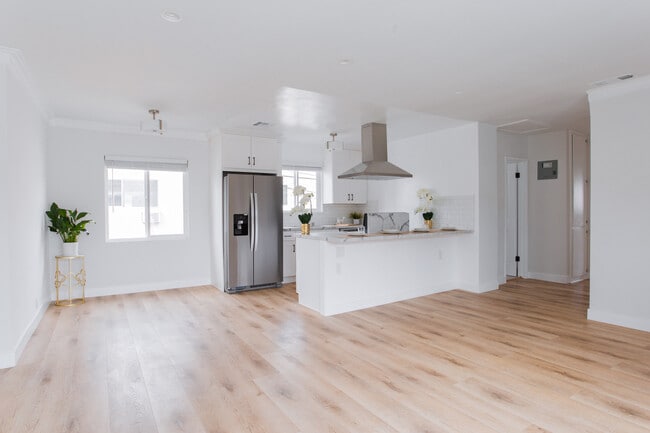 Building Photo - 1211 Detroit N St