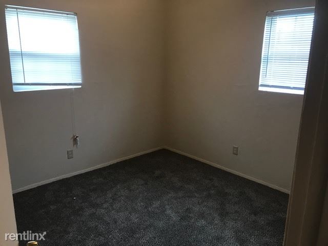 Building Photo - 2 br, 1 bath Apartment - 709 Hall St