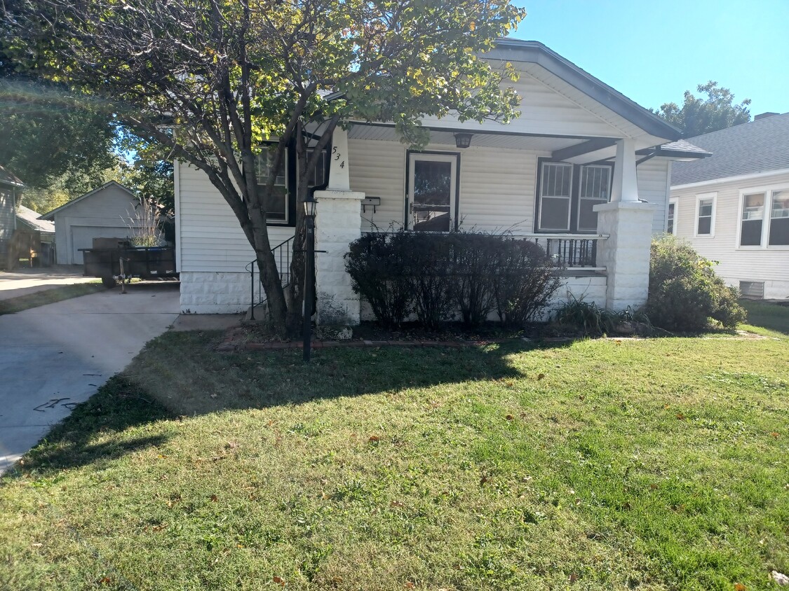 Primary Photo - 534 S Estelle St