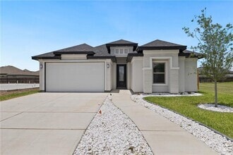 Building Photo - 2613 E Comal Rd