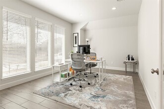 Building Photo - 508 Stella Beth Way