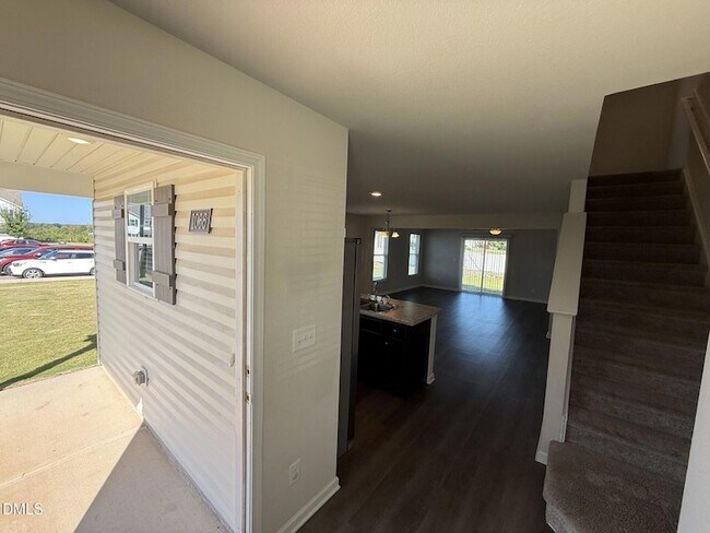 Building Photo - 1066 Peony Ln
