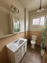 Building Photo - 611 NW Bright St