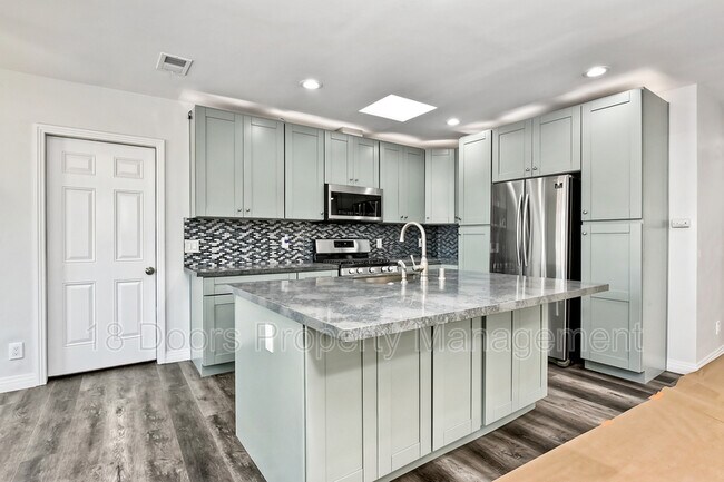 Building Photo - 3641 Copley Ave