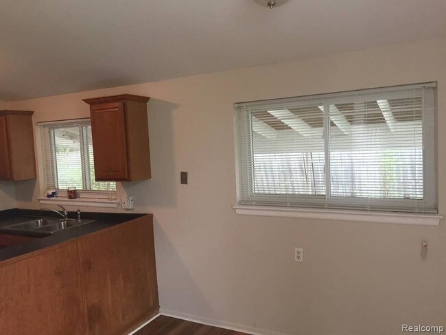 Building Photo - 29609 Everett St