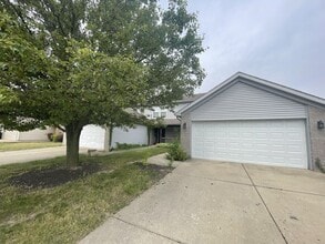 Building Photo - 3 Bedroom, 2.5 Bathroom Duplex