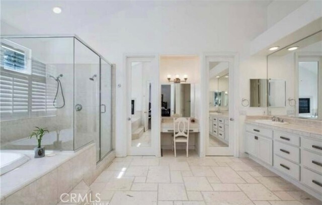 Building Photo - 422 S Estate Dr