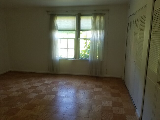 Foto del edificio - 704 Quince Orchard Blvd