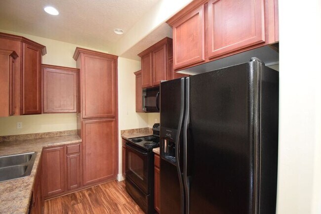 Building Photo - 630 E Harvest Bend Way