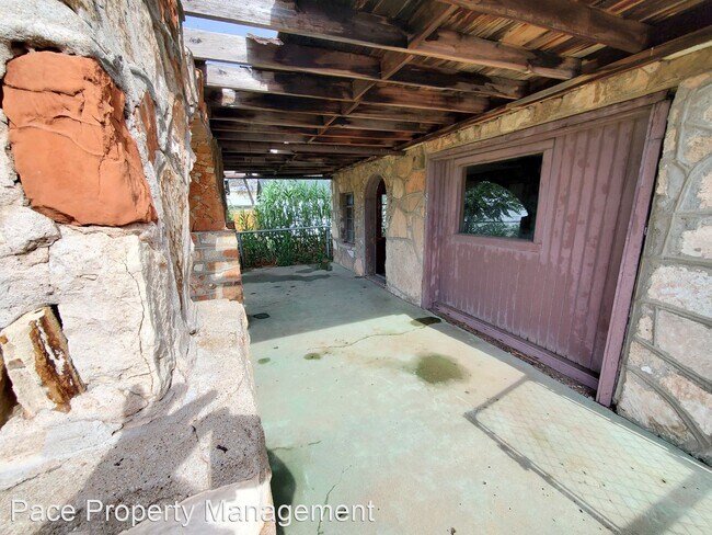 Foto del edificio - 3 br, 2 bath House - 817 West 10th