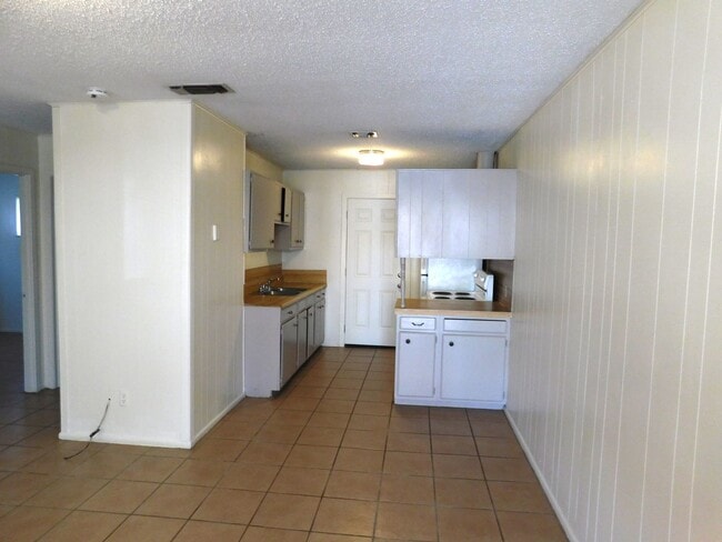 Building Photo - 123 Catherine St