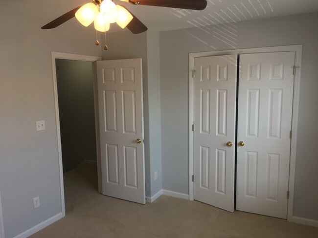 Building Photo - 26 Belhaven Dr