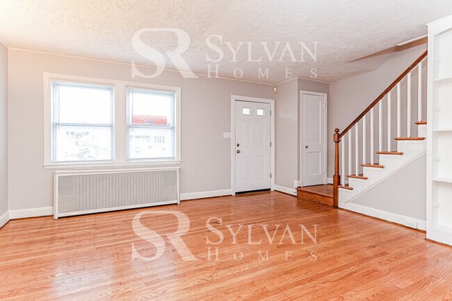 Foto del edificio - Three level townhome available now!