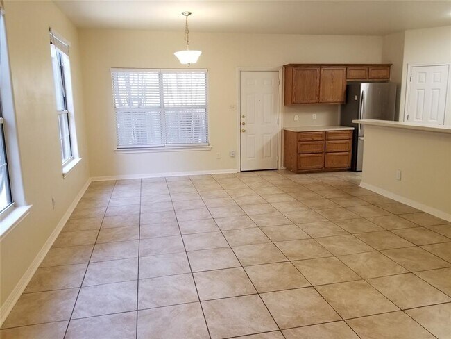 Foto del edificio - 2928 Thrushwood Dr