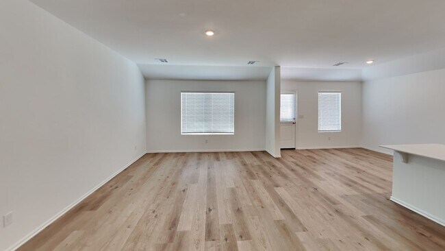 Foto del edificio - Brand New Spacious 4 Bedroom 2 Bath Home in Mustang Schools