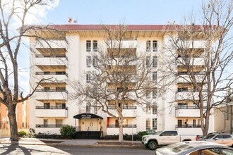 Building Photo - 1365 Columbine St