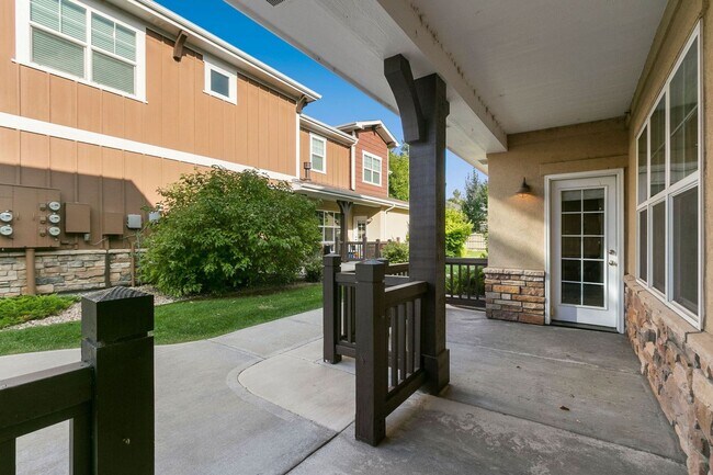 Building Photo - Beautiful 5-Bedroom condo in desirable Fos...