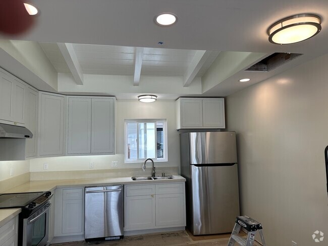 Building Photo - 212 Marine Ave