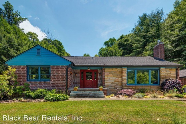 Building Photo - 2 br, 1.5 bath House - 2102 Walnut Creek Road