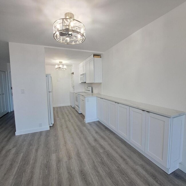 Foto del edificio - 1200 Marine Way W