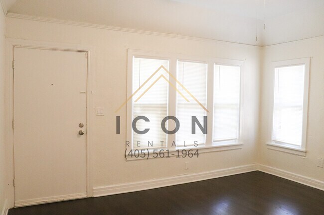 Foto del edificio - 1111 NW 27th St