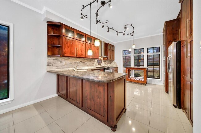Foto del edificio - 214 Evergreen Dr