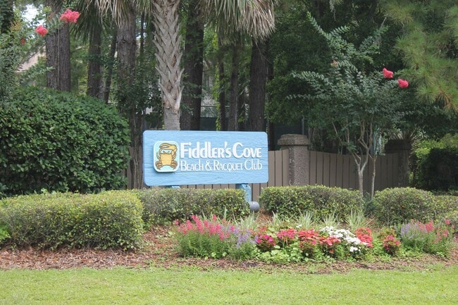 Foto del edificio - Fiddler's Cove Condo with Pool View- Walk ...