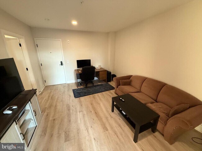 Foto del edificio - 1805 N Howard St