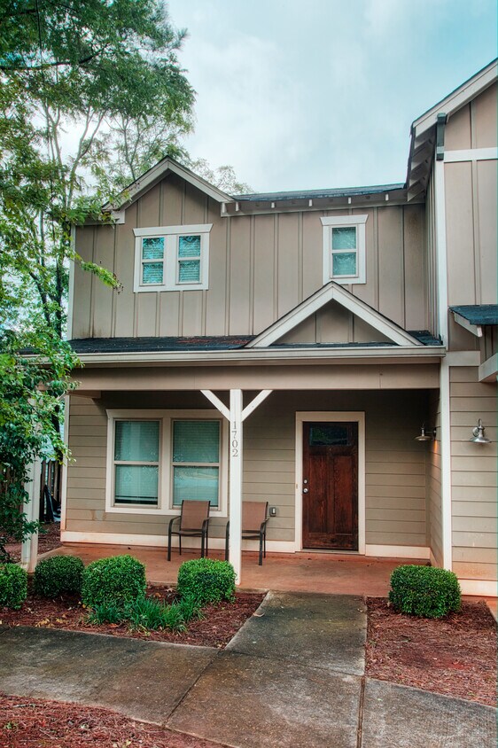 Primary Photo - 1702 Milledge Avenue Ext