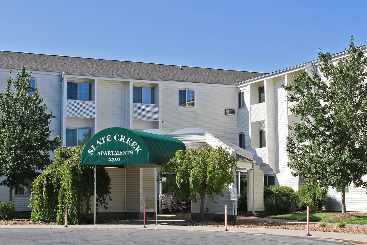 Primary Photo - 979 Serrano Ave