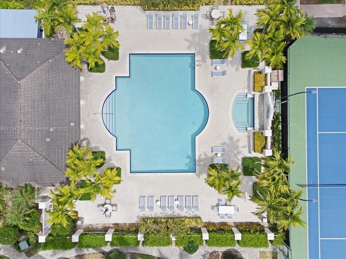 Foto principal - 5660 NW 115th Ct