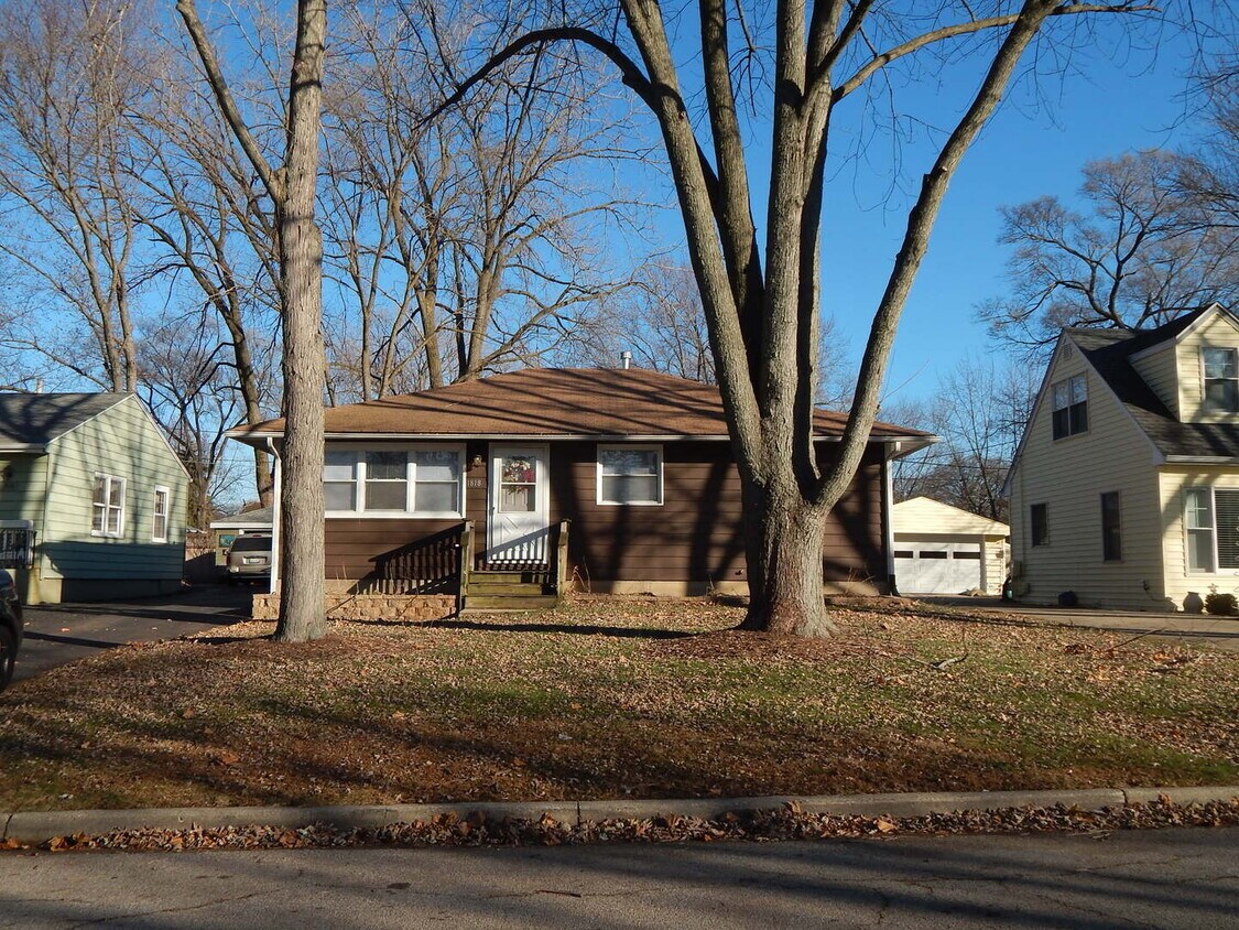 1818 S 4th Pl, St. Charles, IL 60174 House Rental in St. Charles, IL