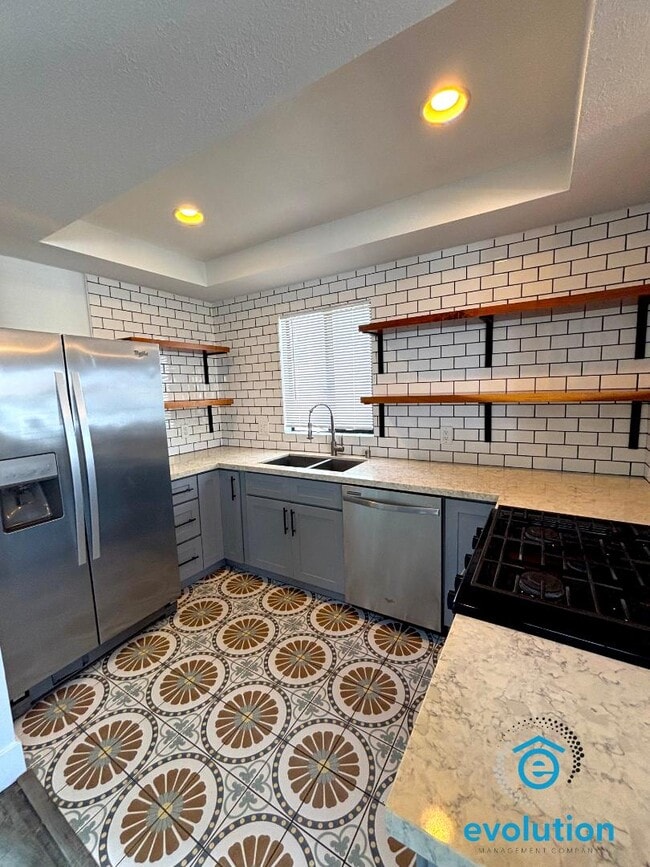 Building Photo - 4929-4933 Santa Cruz Ave