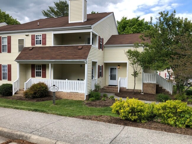 Front of Unit - 104 Chowning Pl Apartment