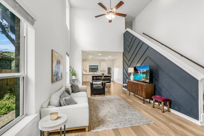 Foto del edificio - 616 Pheasant Hill Ln