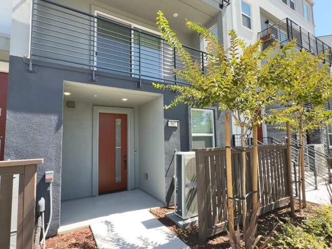 Foto del edificio - 587 Redberry Wy