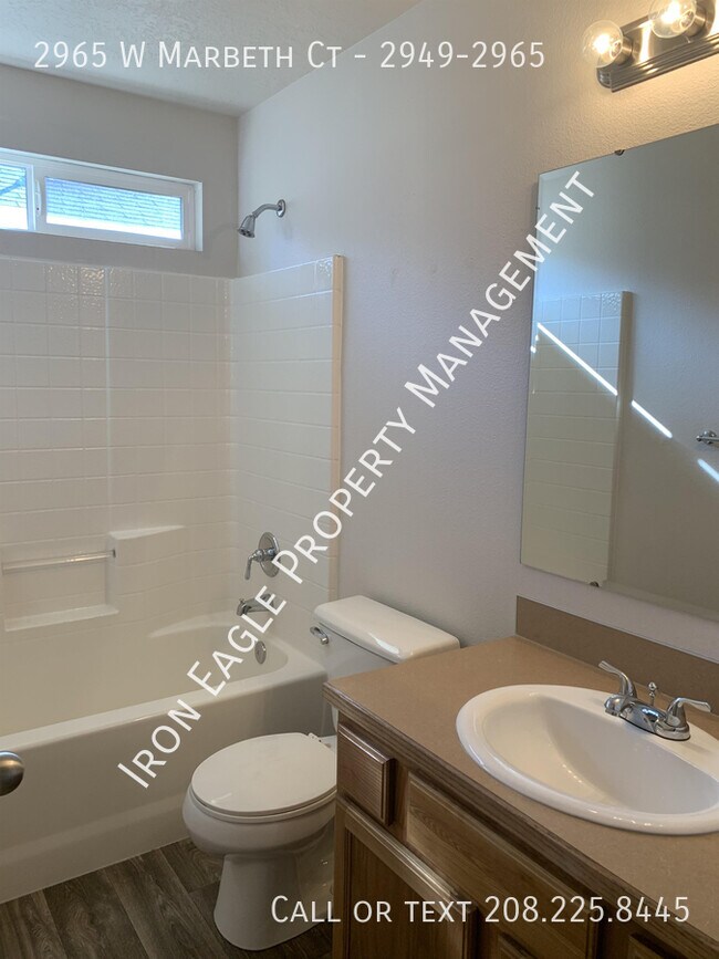 Foto del edificio - 2965 W Marbeth Ct