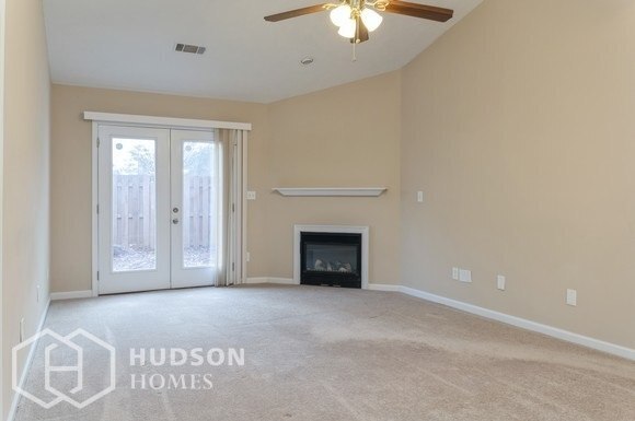 Building Photo - AVAILABLE NOW! - 100 Waverly Drive, Lexing...