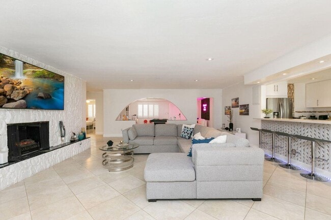 Foto del edificio - 1900 N Victoria Park Rd