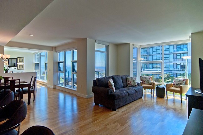 Foto del edificio - Spacious Condo at the Radiance