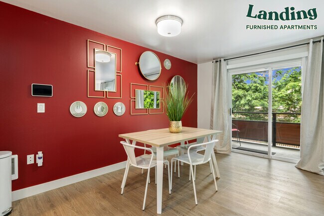 Foto del edificio - 545 Bellevue Way SE