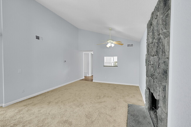 Building Photo - $1,595.00 - 1 Bed, 1 Bath, Apartment in Au...