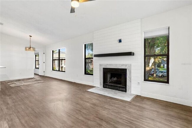Building Photo - 1507 Northlake Dr