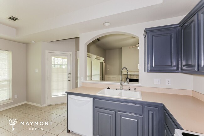 Foto del edificio - Inviting 3-Bedroom Brick Home