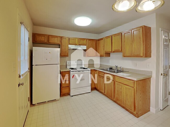 Building Photo - 464 Jeffries St