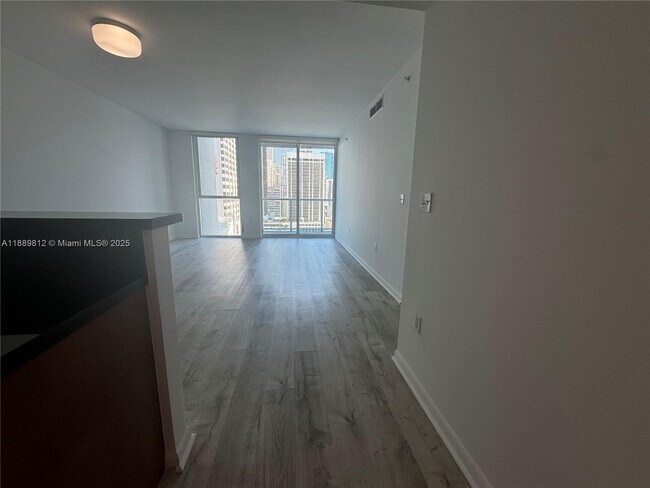 Foto del edificio - 244 Biscayne Blvd