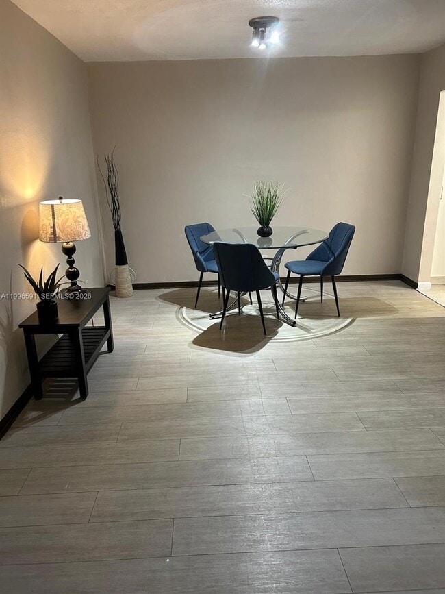 Foto del edificio - 541 Blue Heron Dr