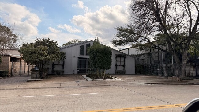 Foto del edificio - 5911 Winsome Ln