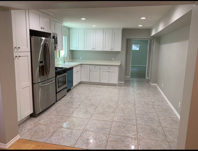 Foto del edificio - 7104 Yarmouth Ave